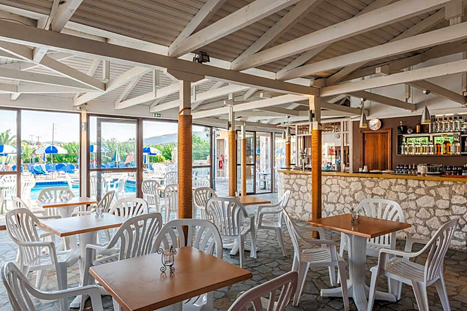 Village Inn Studios & Family Apartments