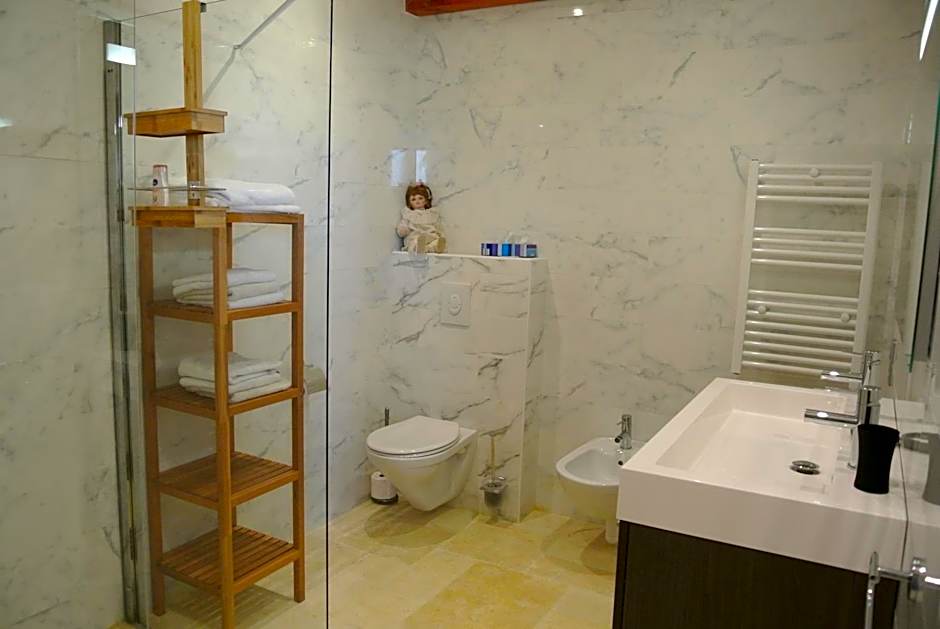 Grand Tamaris Hosting