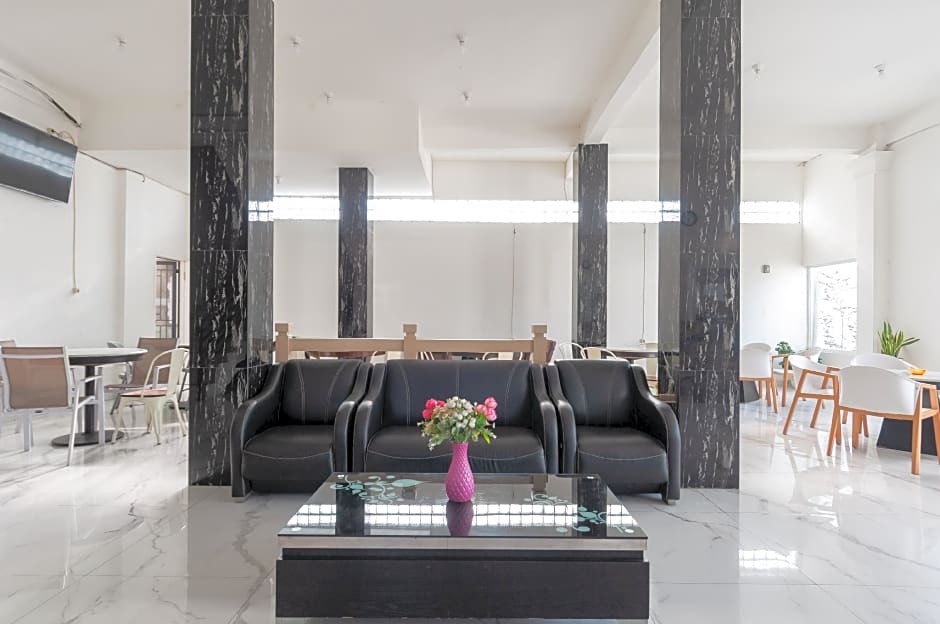 RedDoorz near UISU teladan Medan