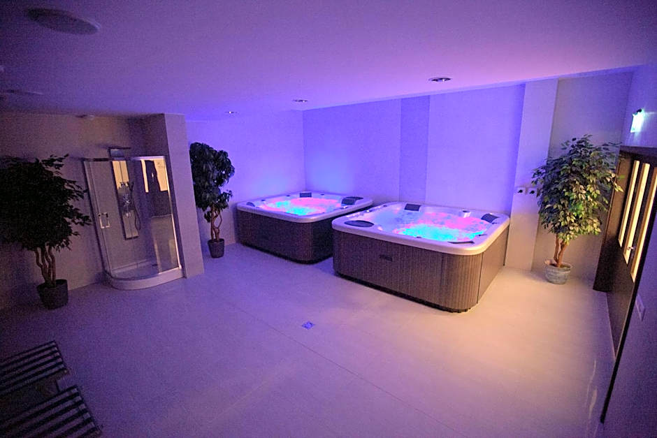 Jade Hotel-Ezüsthíd Hotel