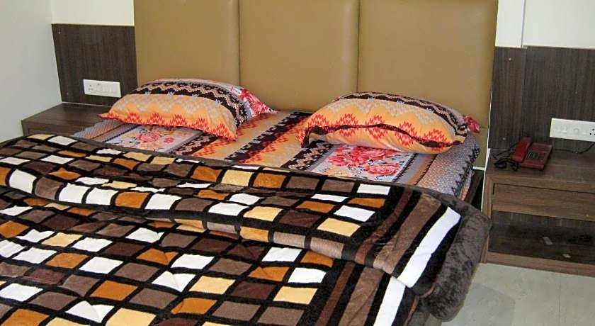 Hotel Navaratan Palace