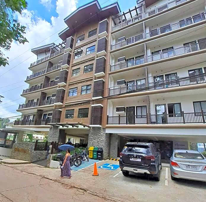 Brenthill Condo Suite