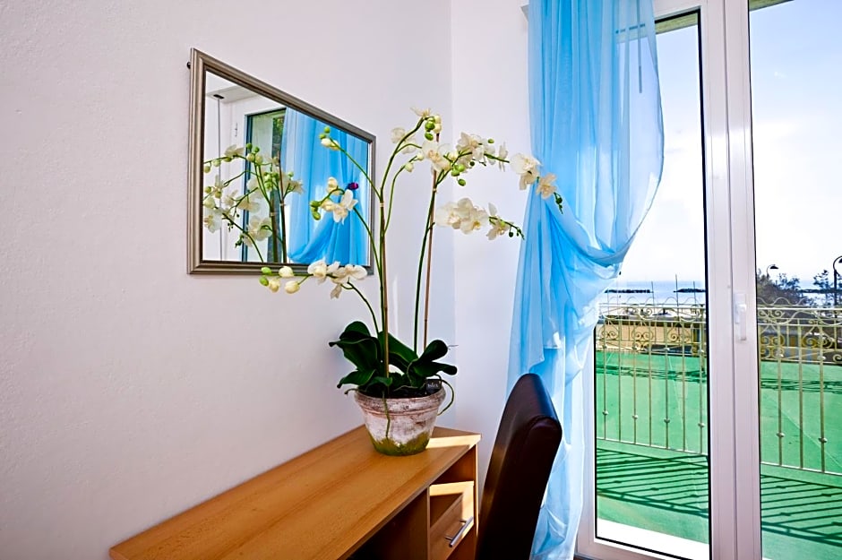 Hotel Holiday Park