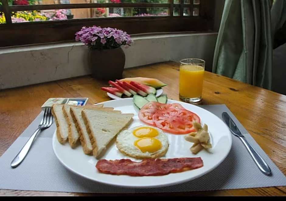 Shangri-La E-Outfitting Boutique Hotel