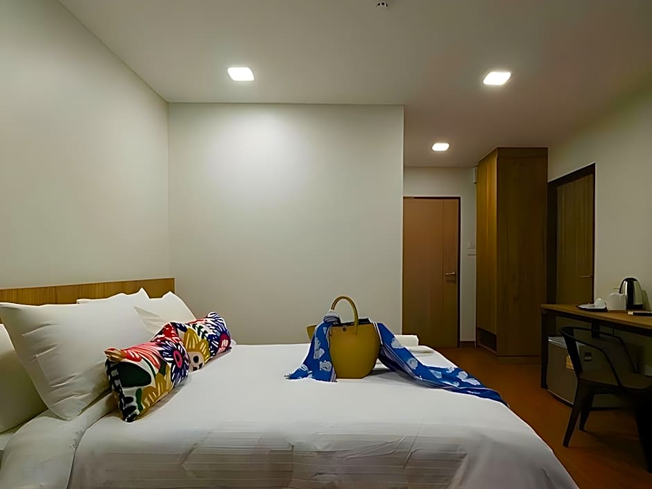 Casaluxe Hotel and Resident