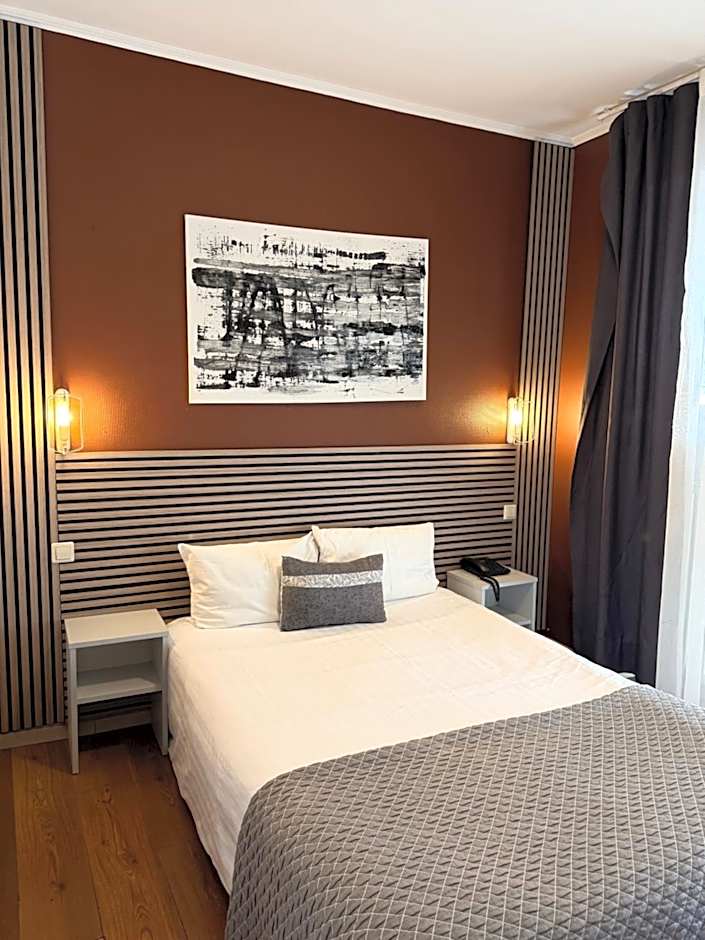 Yasha Hotel