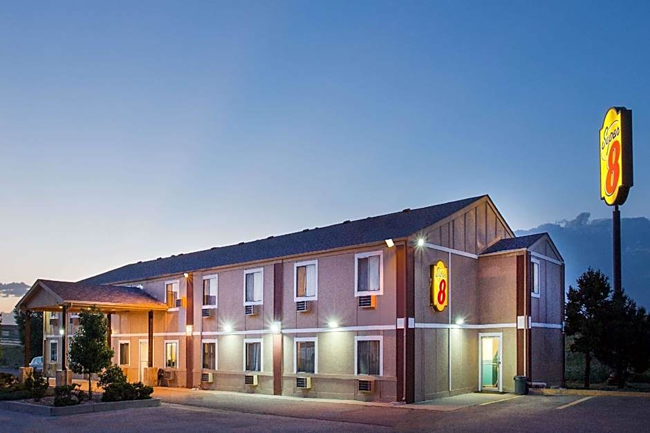 Super 8 Limon Co – Limon, CO