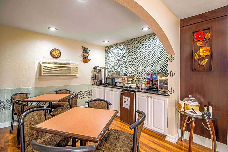 Rodeway Inn & Suites Houston Near Medical Center