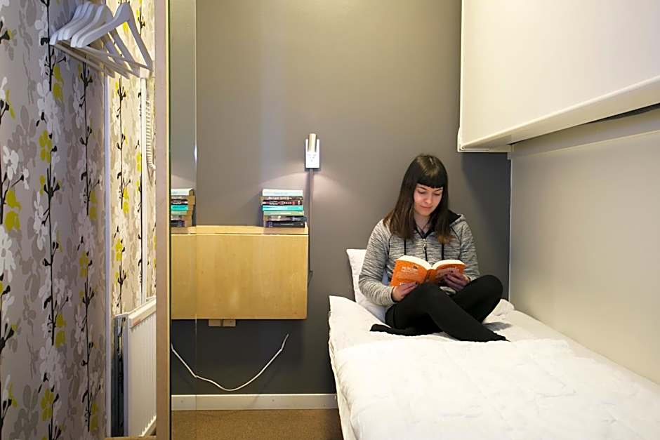 Slottsskogens Hostel