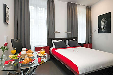 Luxury King Room with 2-person Hot Tub