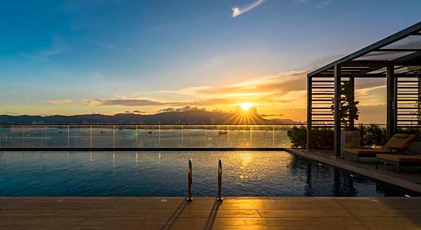 Crowne Plaza Penang Straits City By IHG