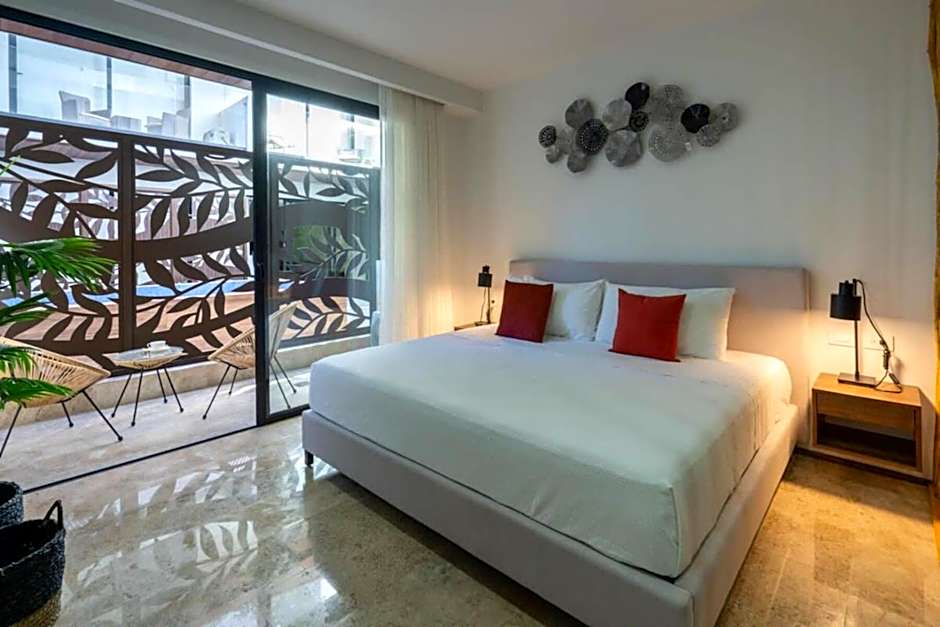 Cozy Studio Pool and Roof Lounge Beach 5 Blocks