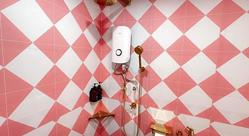 Apple 1 Hotel Gurney