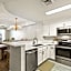 CHARD ON ICE, BRAND NEW, Walk to Pier Park, 3 Bedrooms