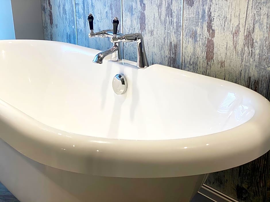 The Hive at Poppi-Red