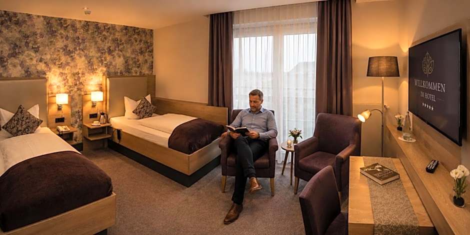 Kurhotel Grüttner mit eigenem Sole Thermal Schwimmbad 32 Grad und Saunalandschaft