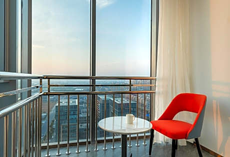 One-Bedroom Suite with Balcony