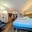 Holiday Inn Express & Suites Galveston West - Seawall