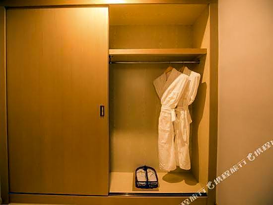 Xinyue Four Seasons Hotel