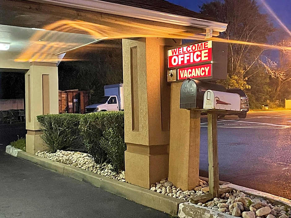 Travelers Inn