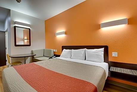 Deluxe Queen Room - Non-Smoking