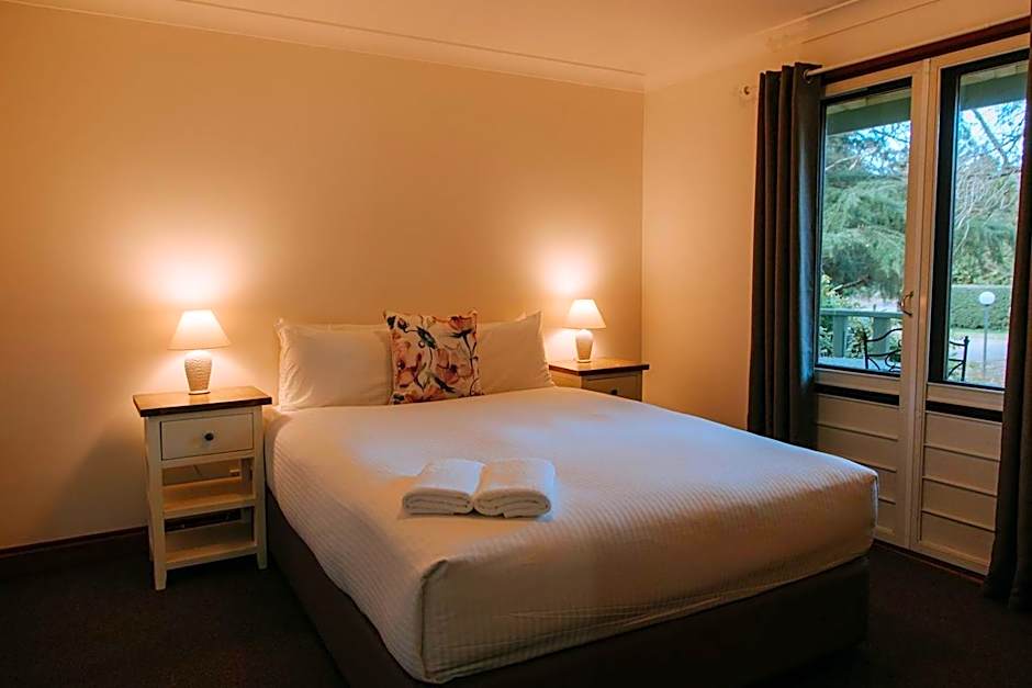 Federation Gardens & Possums Hideaway