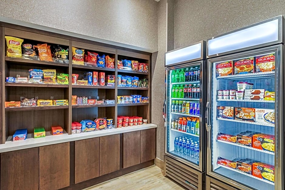 La Quinta Inn & Suites by Wyndham Kansas City Beacon Hill