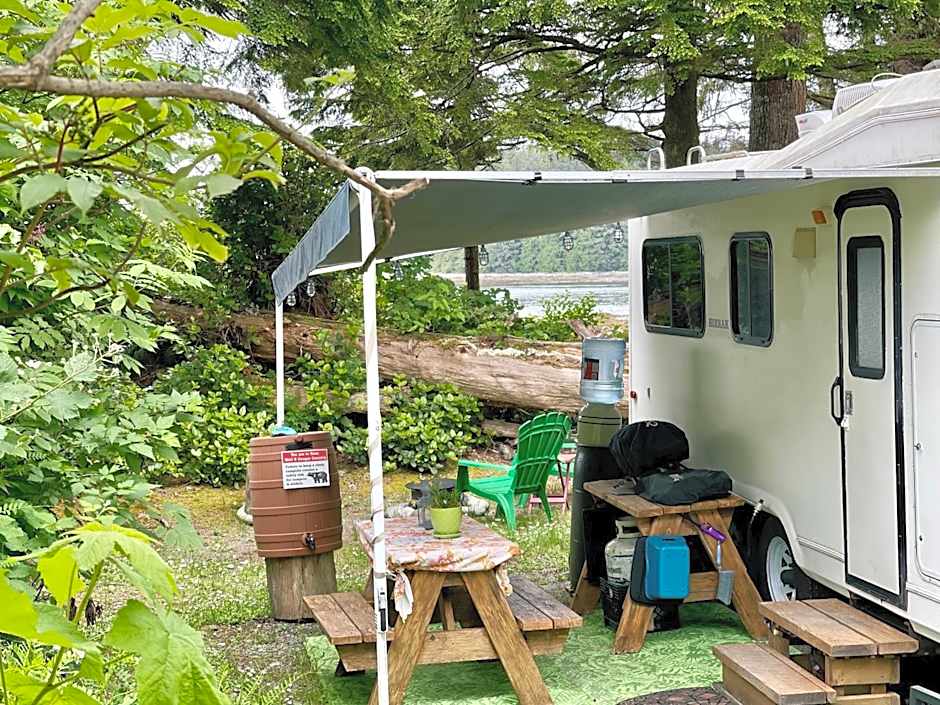 So Damn Lucky Glamping