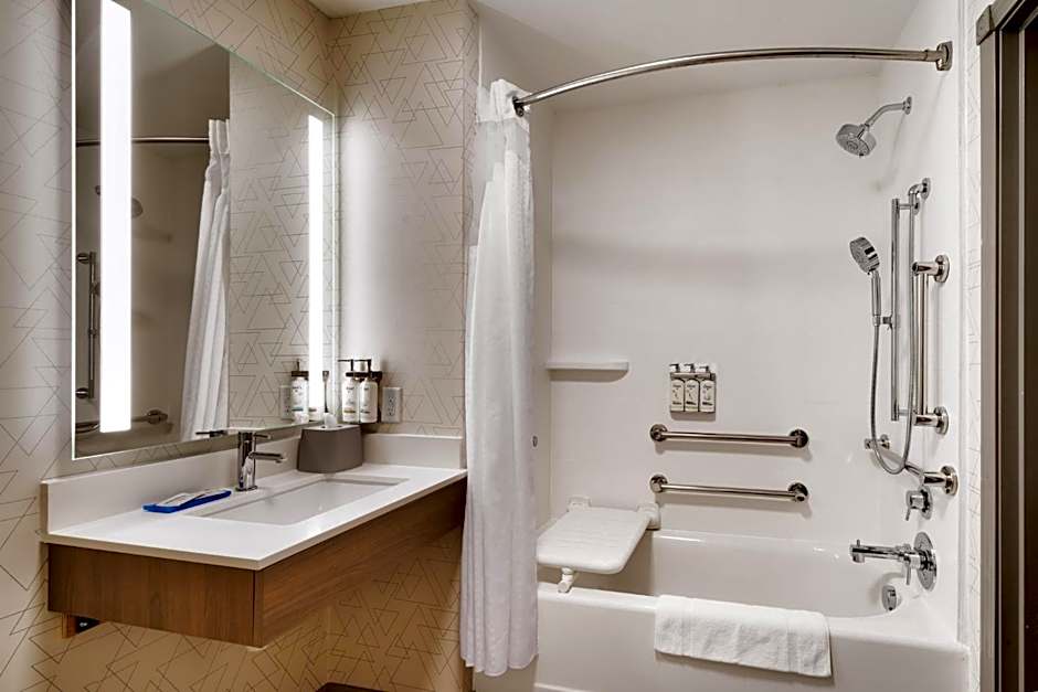 Holiday Inn Express Hotel & Suites Cheyenne By IHG