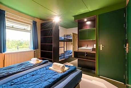 Quadruple Family Room with Private Bathroom