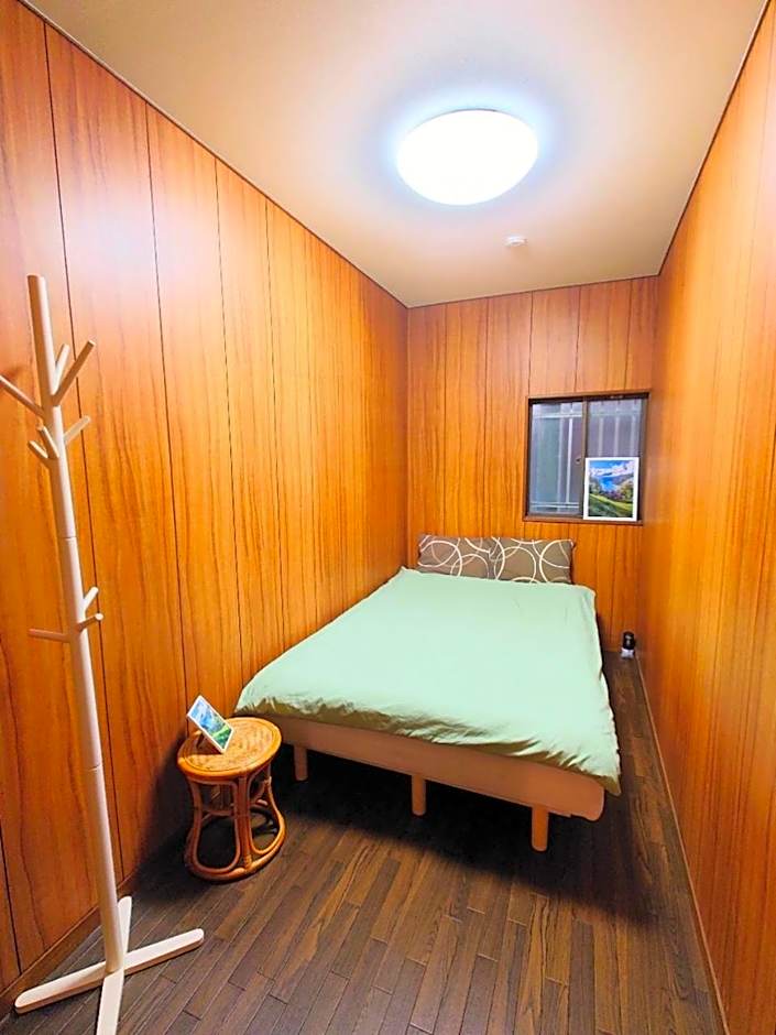 season guest house in nishi shinjuku 100 square meters, 4 bedrooms, 2 living rooms