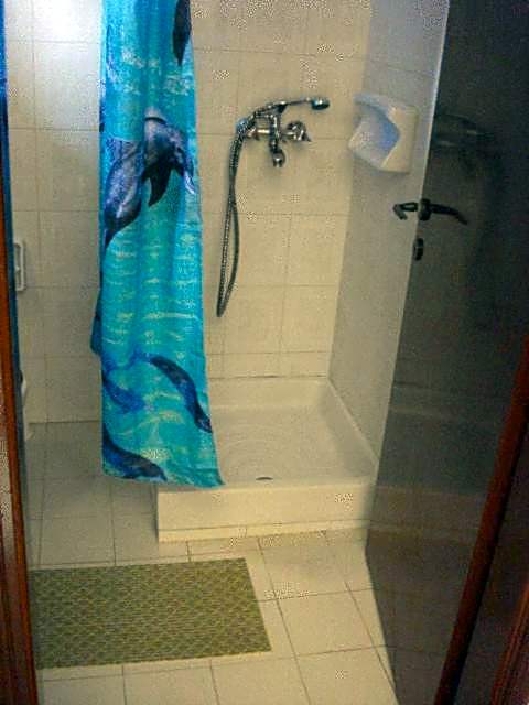 Georgina Apartments-pool-river-sea 5'