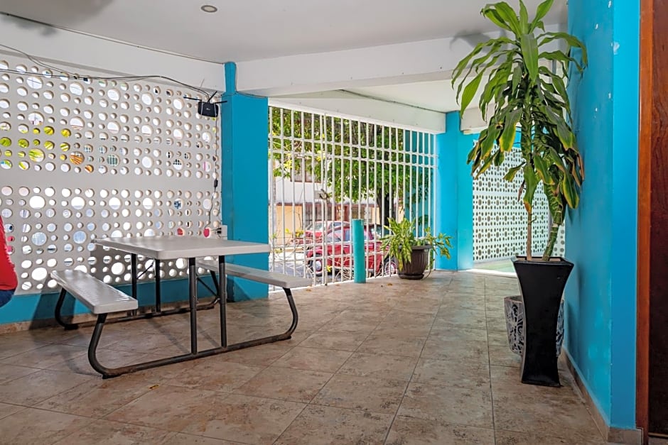 Hotel Las Palmas en Laurel