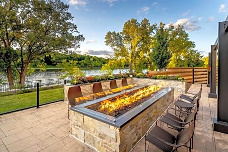 Courtyard by Marriott Appleton Riverfront