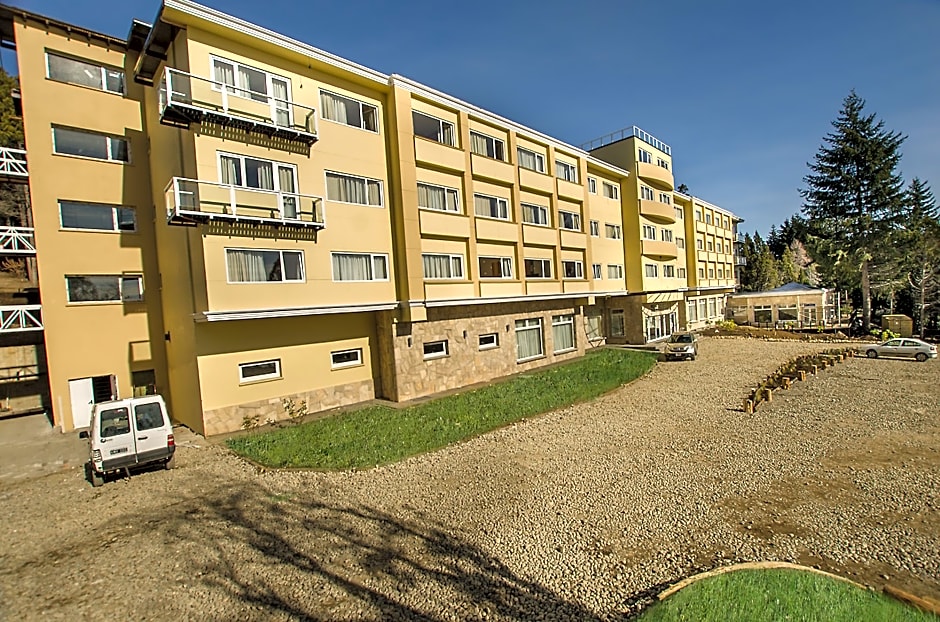 Huinid Pioneros Hotel