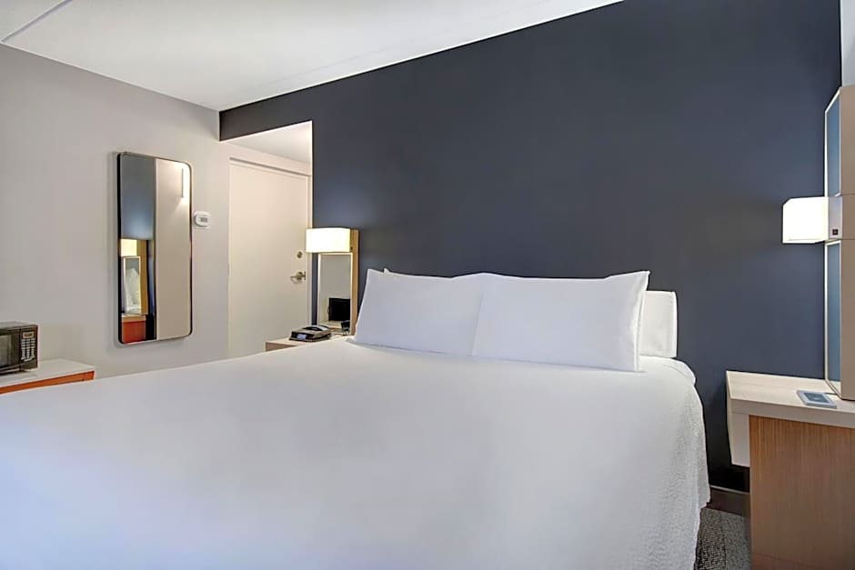 Courtyard by Marriott State College