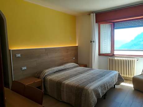 Double Room with Mountain View