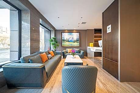 Rezen Hotel Yining Global Harbor Liuxing Street