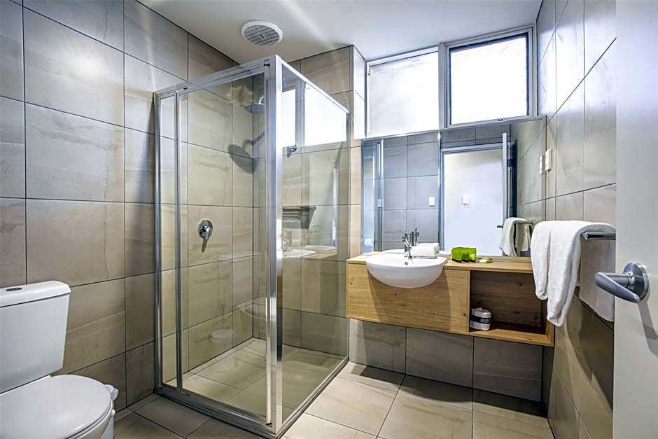 Nightcap at Glengala Hotel