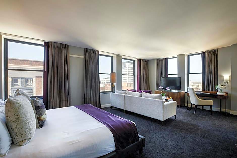 Ambassador Hotel Wichita, Autograph Collection by Marriott