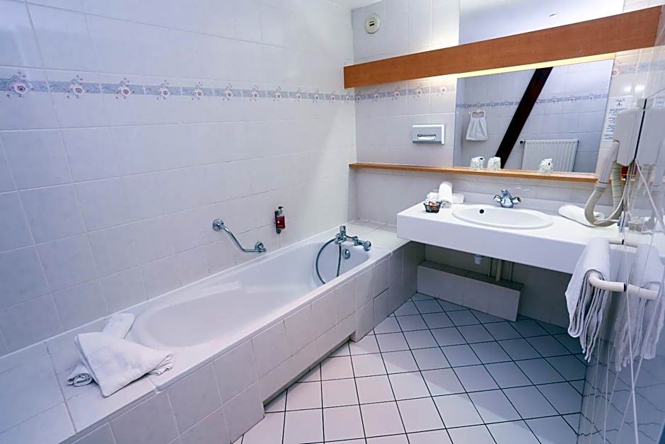 Brit Hotel Confort La Ferme du Pape