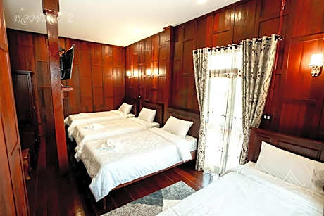 Quadruple Room with Terrace