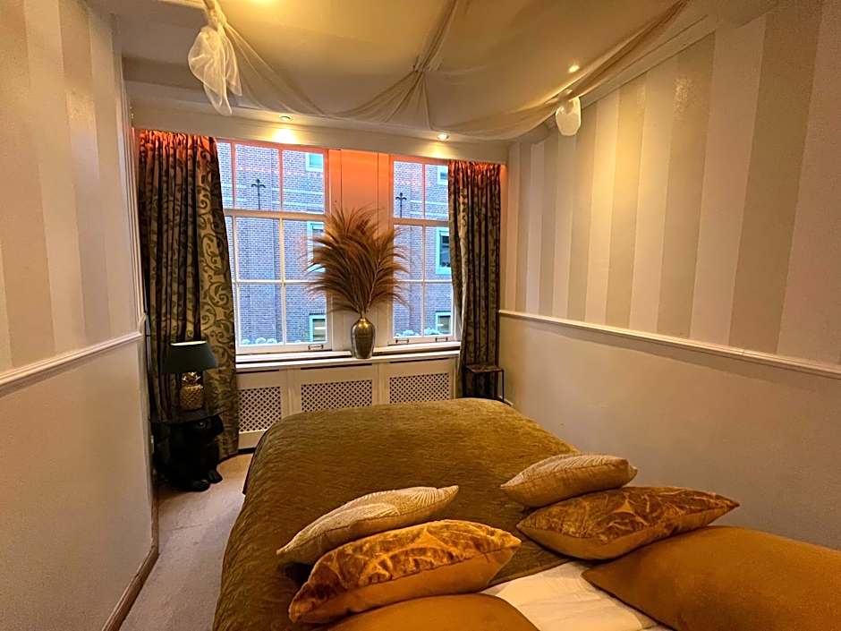 The smallest hotel in Amsterdam