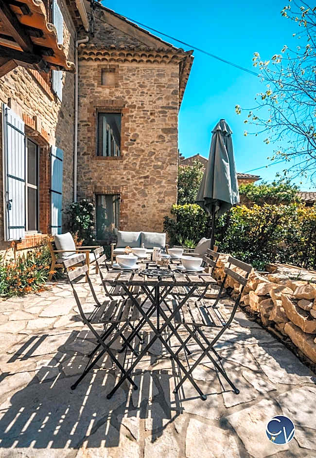 Maison de village avec piscine