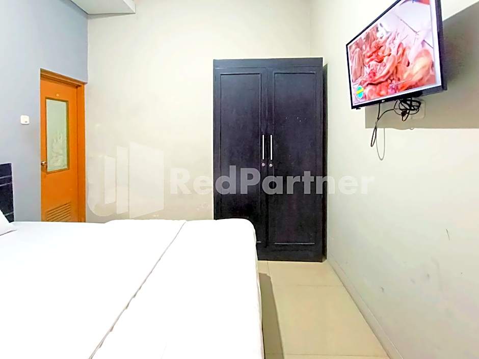 D'Waru Homestay Syariah near Jl Slamet Riyadi Mitra RedDoorz
