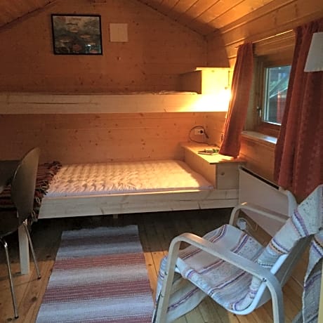Cottage with Shared Bathroom (2 Adults)