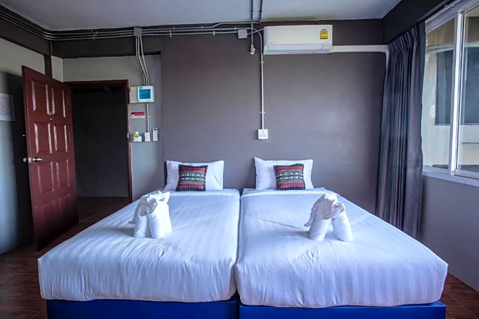 Baan Chang Hotel & Coffee House