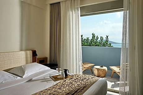 Private, 3 Bedroom Residence, Bedroom 1: 1 Queen, Bedroom 2: 2 Twin, Bedroom 3: 2 Twin, Sofa bed