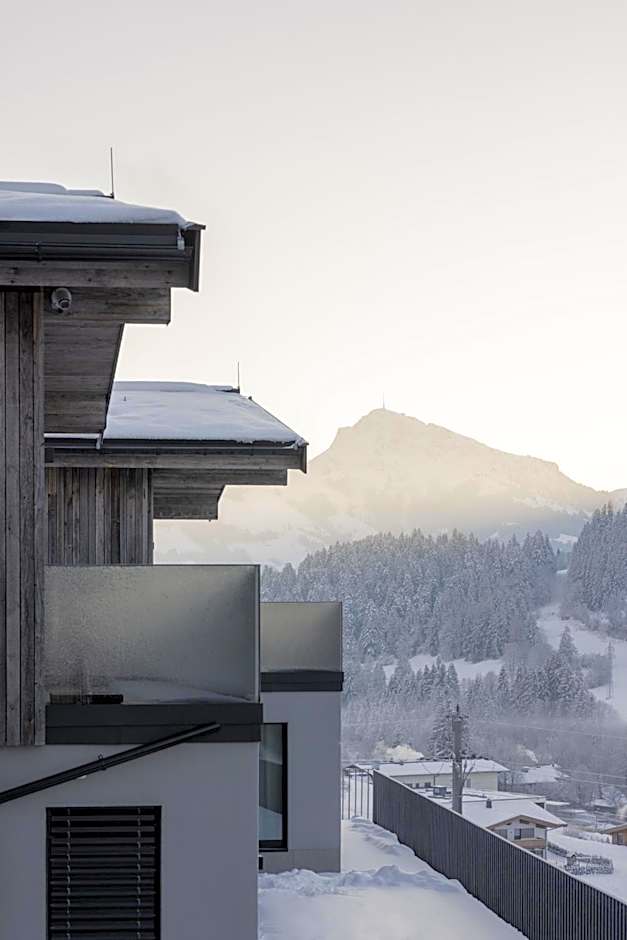 GOING TRIPLE A apartments EAST