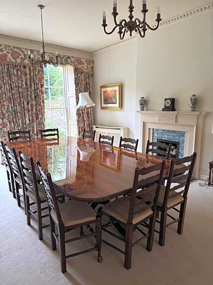 East Pallant Bed and Breakfast, Located in Large Georgian Townhouse in Central Chichester